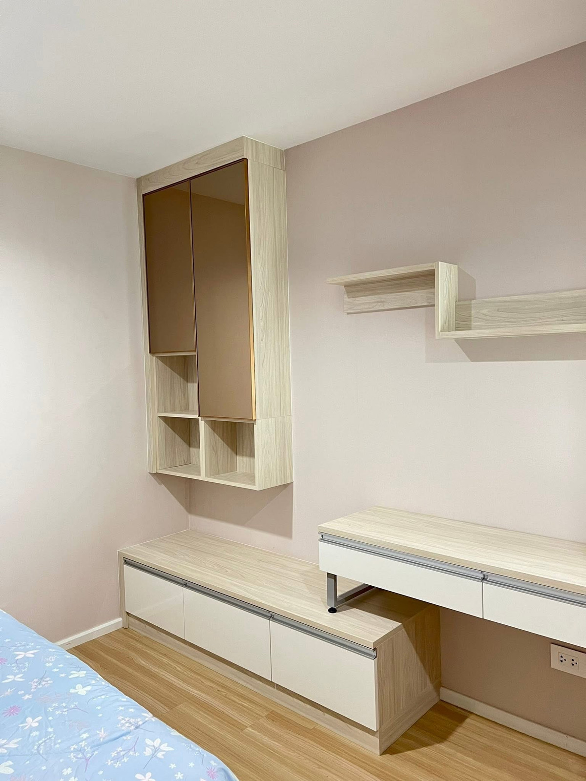 For RentTownhomePattanakan, Srinakarin : Corner 3.5-storey townhome for rent at Nirvana Define on New Krungthep Kreetha road