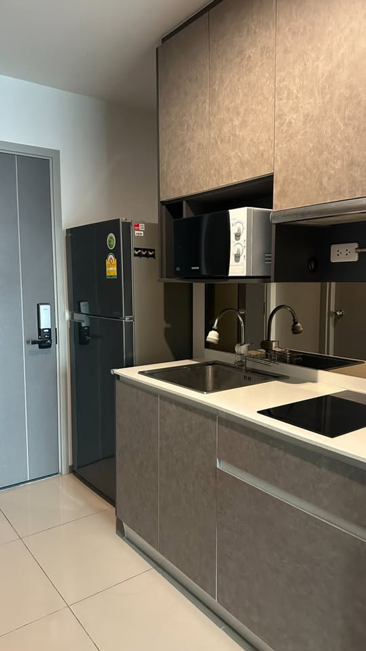 ให้เช่าคอนโดสะพานควาย จตุจักร : Condo for Rent: Ideo Phaholyothin–Chatuchak (H33693) Nearest BTS: Saphan Khwai Station 