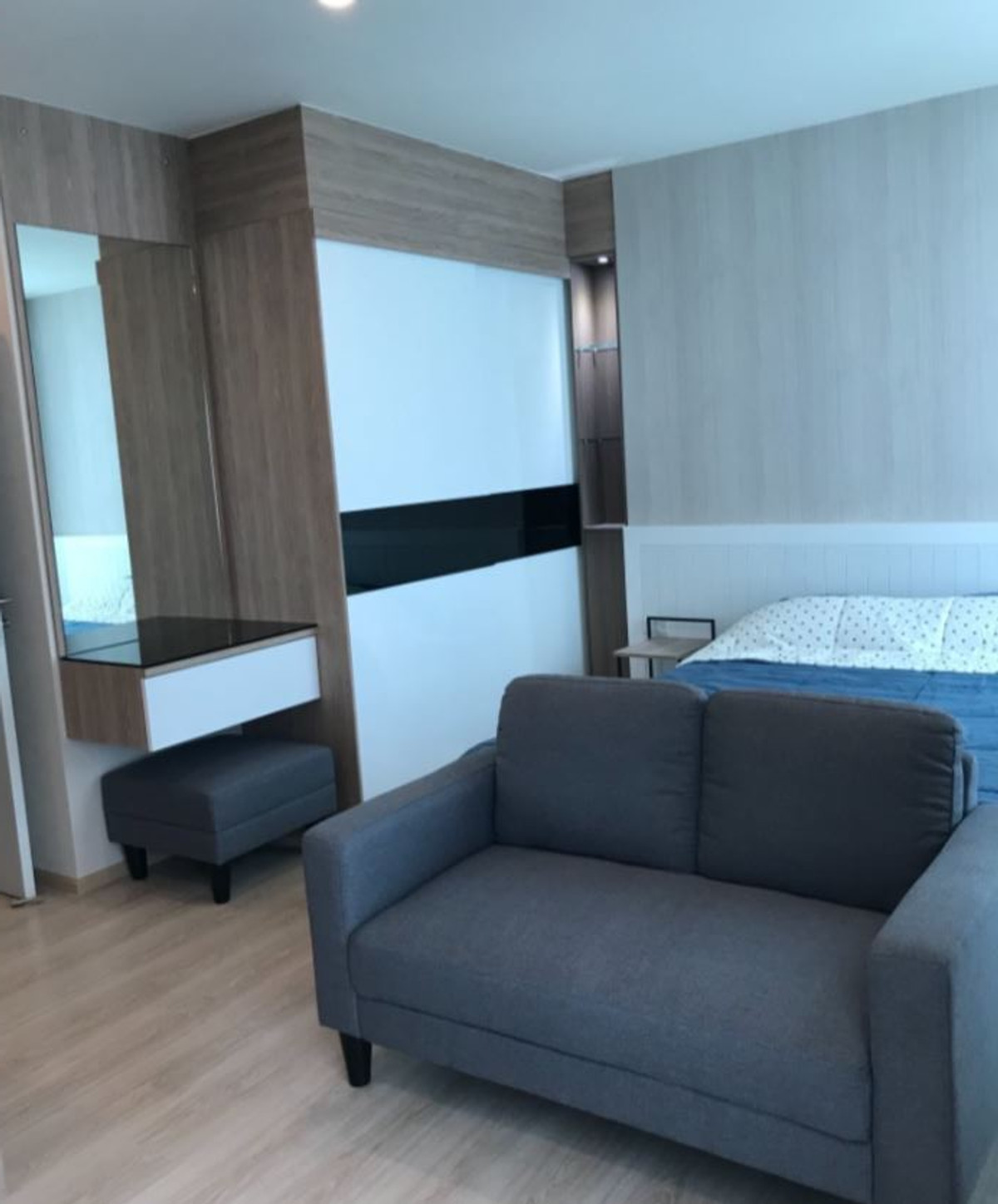 For RentCondoRatchadapisek, Huaikwang, Suttisan : !! Beautiful room for rent, Noble Revolve Ratchada 1 condo, near MRT Cultural Center.