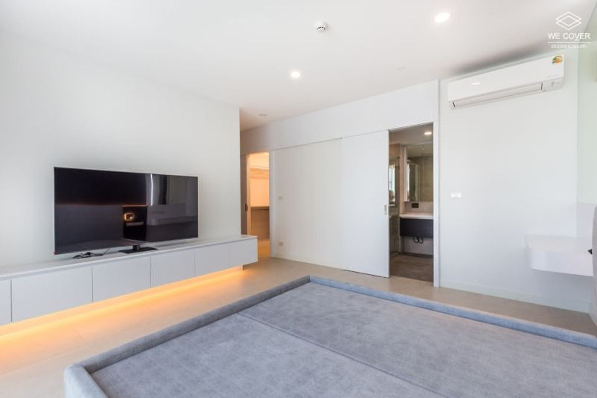 For RentCondoSukhumvit, Asoke, Thonglor : Luxury 3 Bed Condo at Fullerton | BTS Thong Lo Nearby Spacious 132 sqm, Pool & Gym, Rent 120,000 THB/Month!