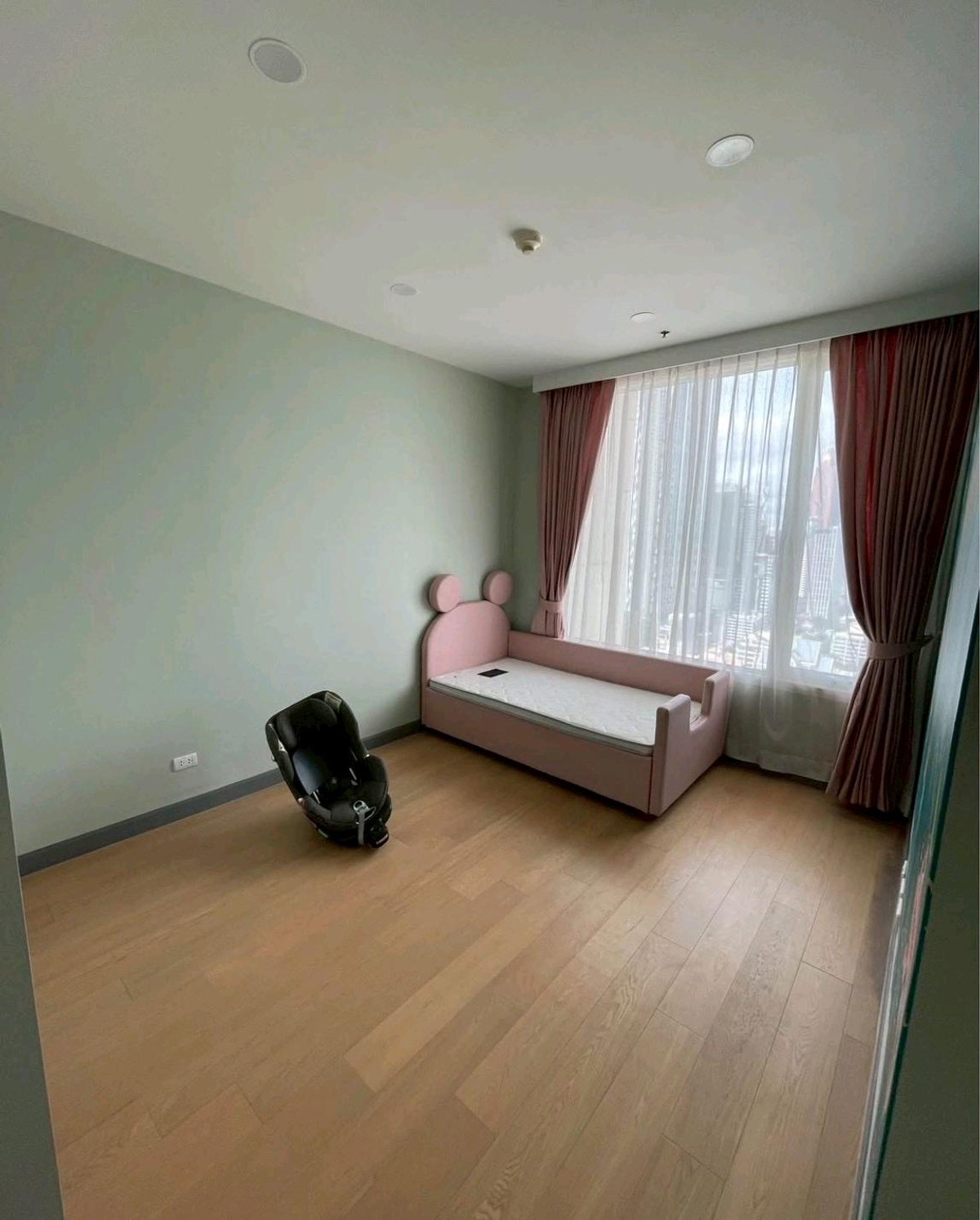 ขายคอนโดสาทร นราธิวาส : ขายลดภาระ🔥🔥คอนโดราคาพิเศษ ทำเลดี โครงการ ดิ เอ็มไพร์ เพลส MD-26086118