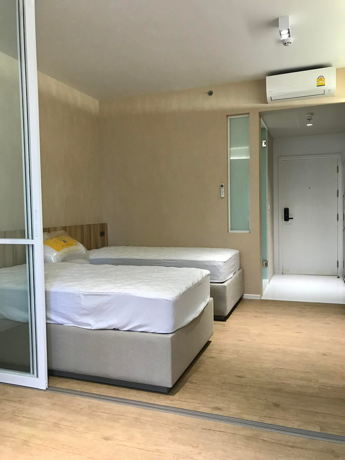 For RentCondoSiam Paragon ,Chulalongkorn,Samyan : Triple Y Residence【𝐑𝐄𝐍𝐓】🔥Urban-style rooms, perfect for a fast-paced lifestyle and everyday use🔥 Contact Line ID: @hacondo