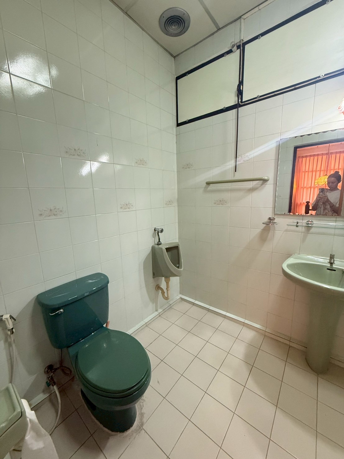 ให้เช่าบ้านพระราม 9 เพชรบุรีตัดใหม่ RCA : บ้านเดี่ยวให้เช่า ใกล้พระราม 9 - เอกมัย เดินทางง่าย ห้องนอนเยอะ พื้นที่กว้าง 150 ตร.วา. นัดชมด่วนโทร