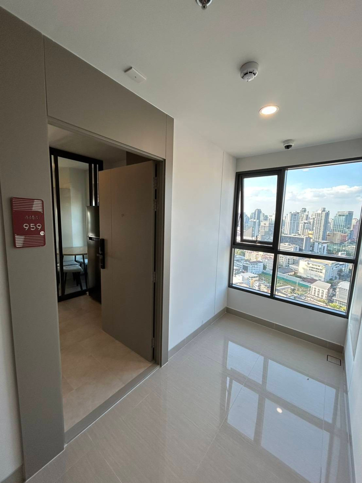 ให้เช่าคอนโดคลองเตย กล้วยน้ำไท : ให้เช่าห้องชุด Aspire Rama4 ตกแต่งครบครัน (S03-2349)