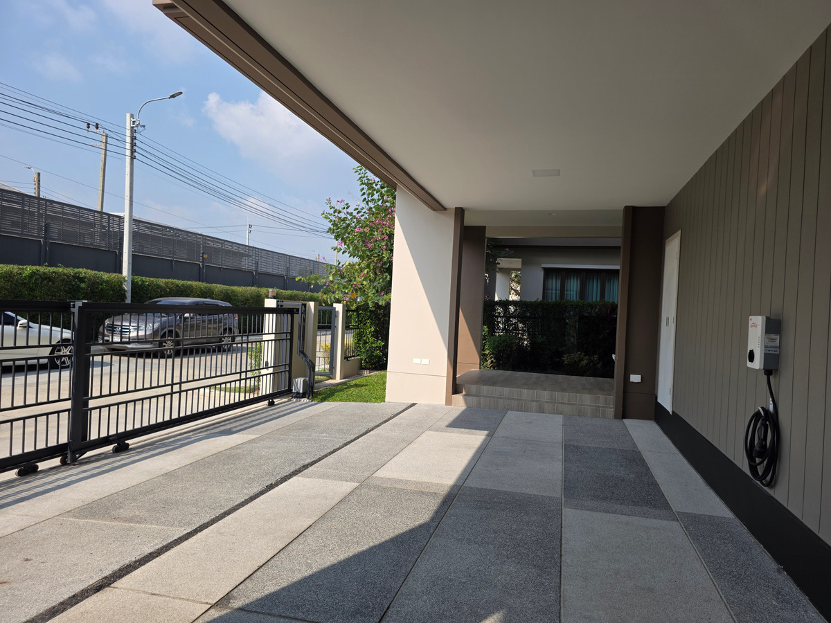 For RentHousePattanakan, Srinakarin : Detached house for rent at Burasiri Krungthep Kreetha near Brighton College