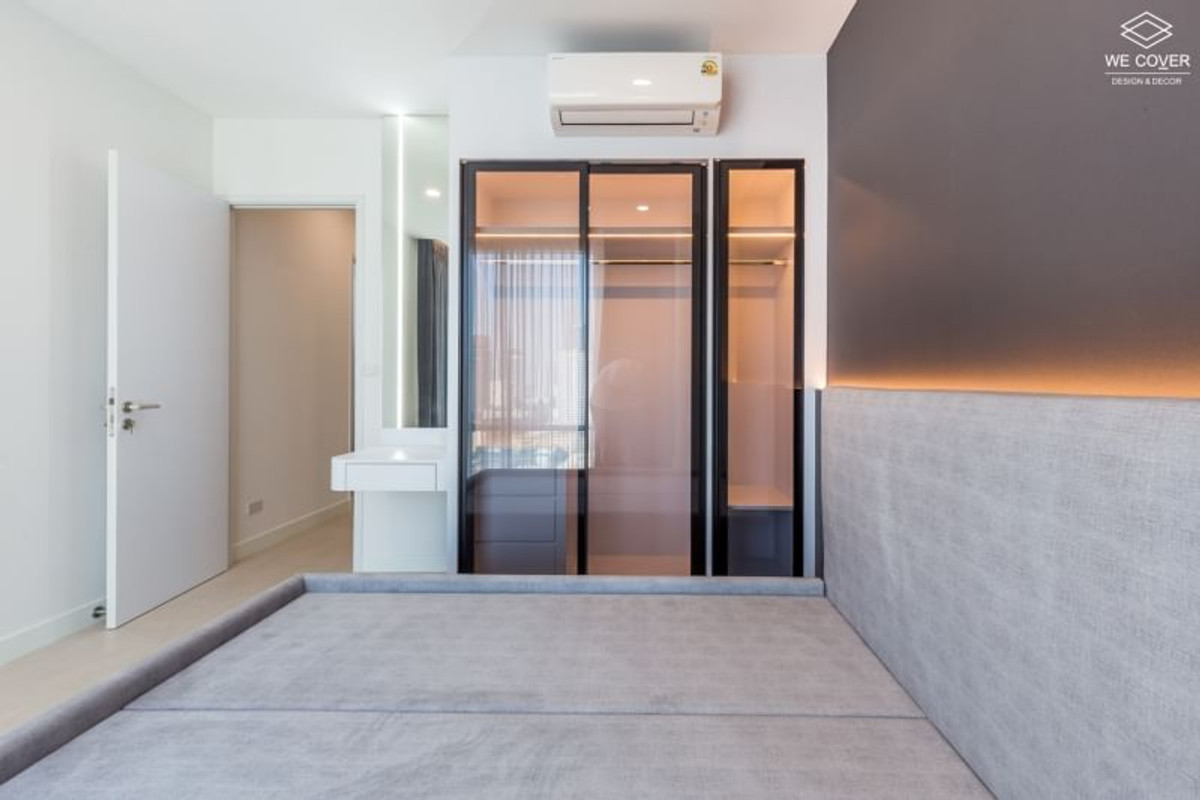 For RentCondoSukhumvit, Asoke, Thonglor : Luxury 3 Bed Condo at Fullerton | BTS Thong Lo Nearby Spacious 132 sqm, Pool & Gym, Rent 120,000 THB/Month!