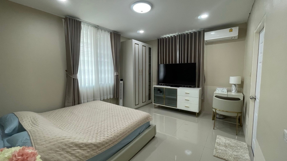 บ้านนวมินทร์ รามอินทรา : บ้านหรูพร้อมเรือนรับรองและสระว่ายน้ำส่วนตัว บนที่ดินขนาด 1 ไร่ ทำเลออเงิน รามอินทรา ใกล้ทางด่วน