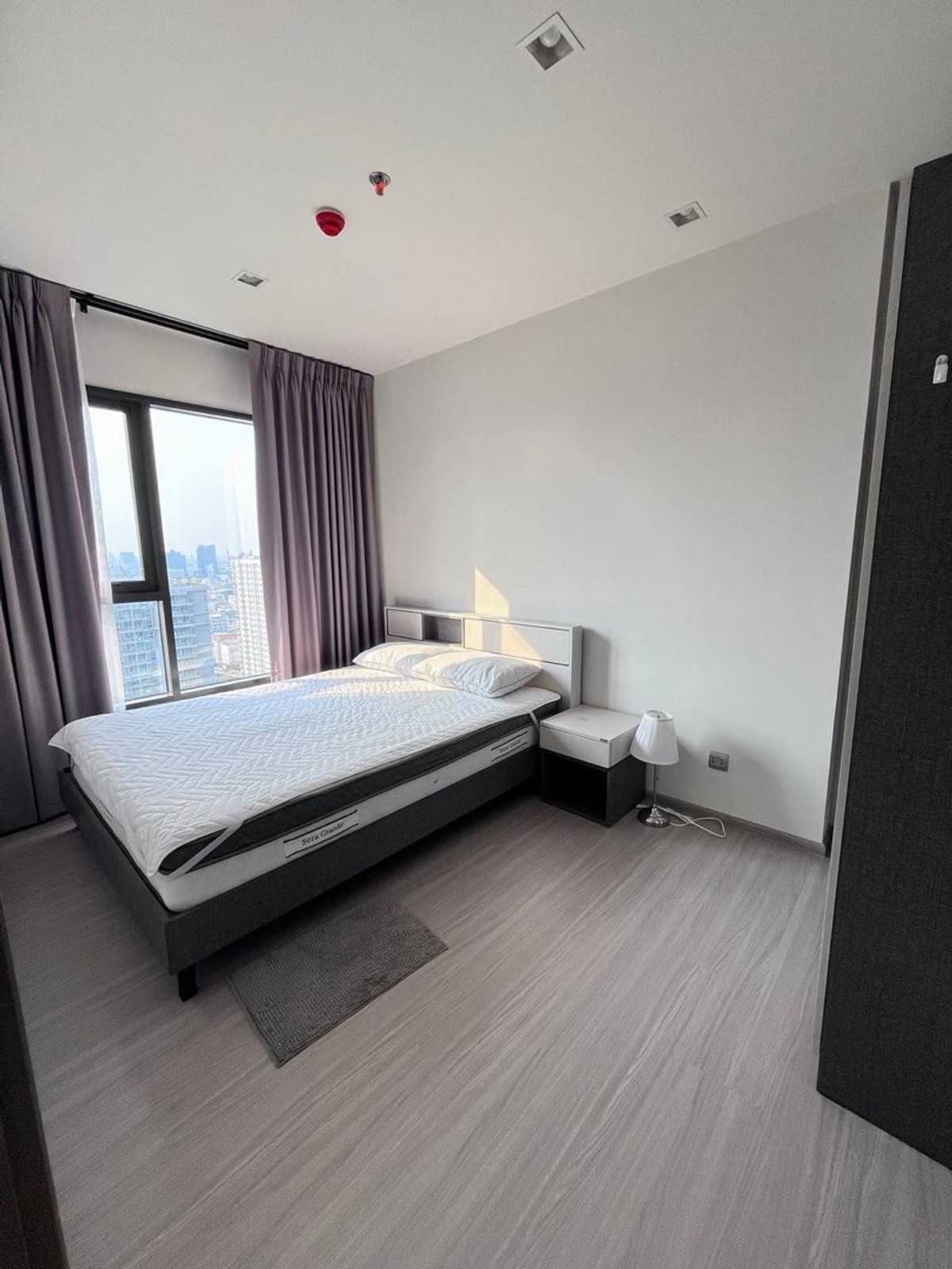 ให้เช่าคอนโดพระราม 9 เพชรบุรีตัดใหม่ RCA : 🩷พร้อมอยู่🩷ห้องสวยมากค่ะ  ไวบ์ดี วิวสวย ใจกลางอโศก-พระราม9 Life Asoke Hype ห้องกว้าง ทำเลดีมาก เดินทางสะดวก วิวไม่บล็อค ราคาดีที่สุด สนใจนัดชม จองด่วนนะคะ