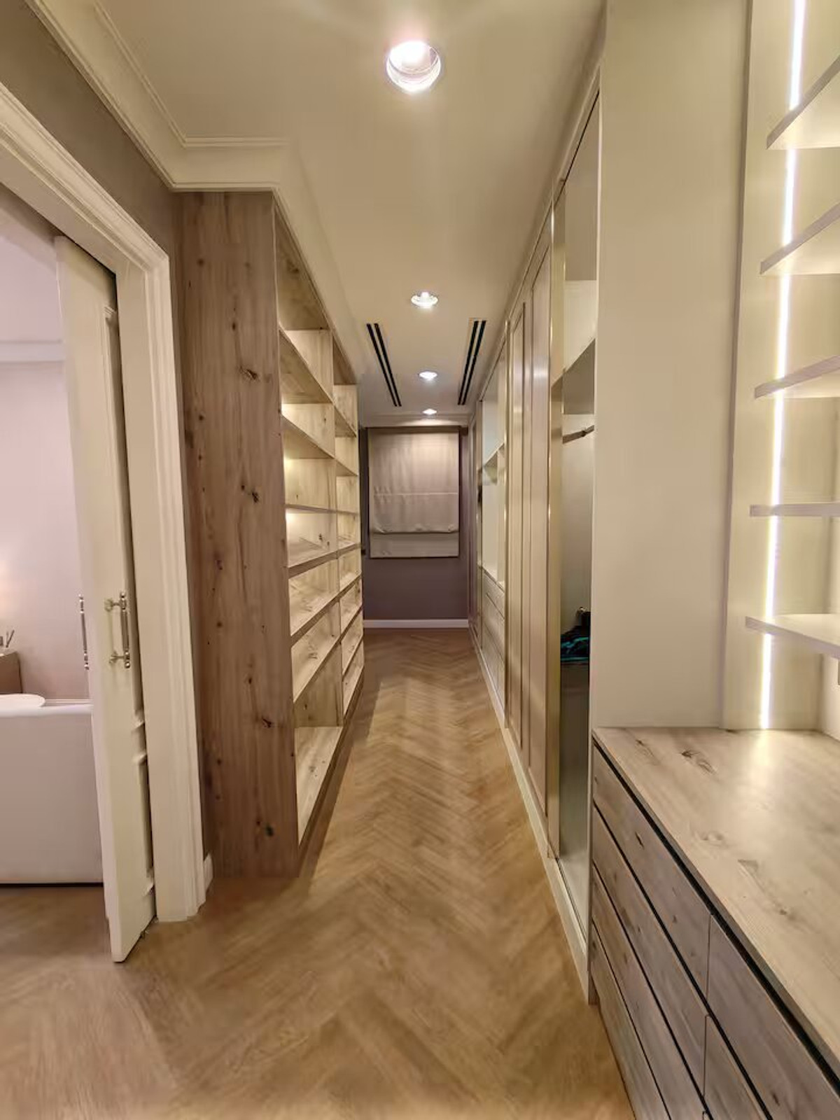 ให้เช่าทาวน์โฮมสุขุมวิท อโศก ทองหล่อ : ✨ให้เช่าบ้านหรู8ชั้นขนาดใหญ่เลี้ยงสัตว์ได้ย่านพร้อมพงษ์ 4ห้องนอน 680ตรม. เฟอร์นิเจอร์ครบ พร้อมสระว่ายน้ำและลิฟท์ส่วนตัว ใกล้BTS พร้อมพงษ์