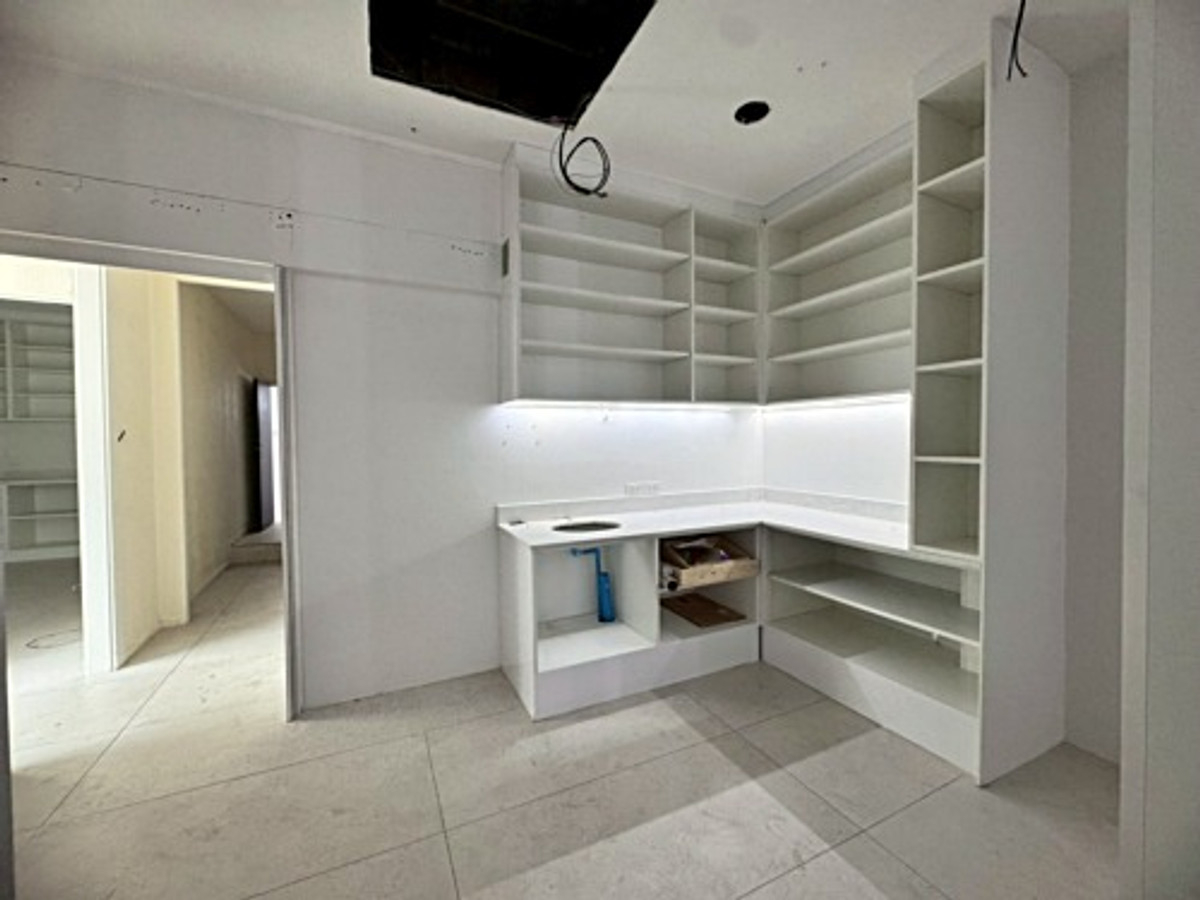 For RentOfficeSukhumvit, Asoke, Thonglor : Office space for rent, Soi Sukhumvit 55 (Thonglor 13), good location near business areas (N.1974)