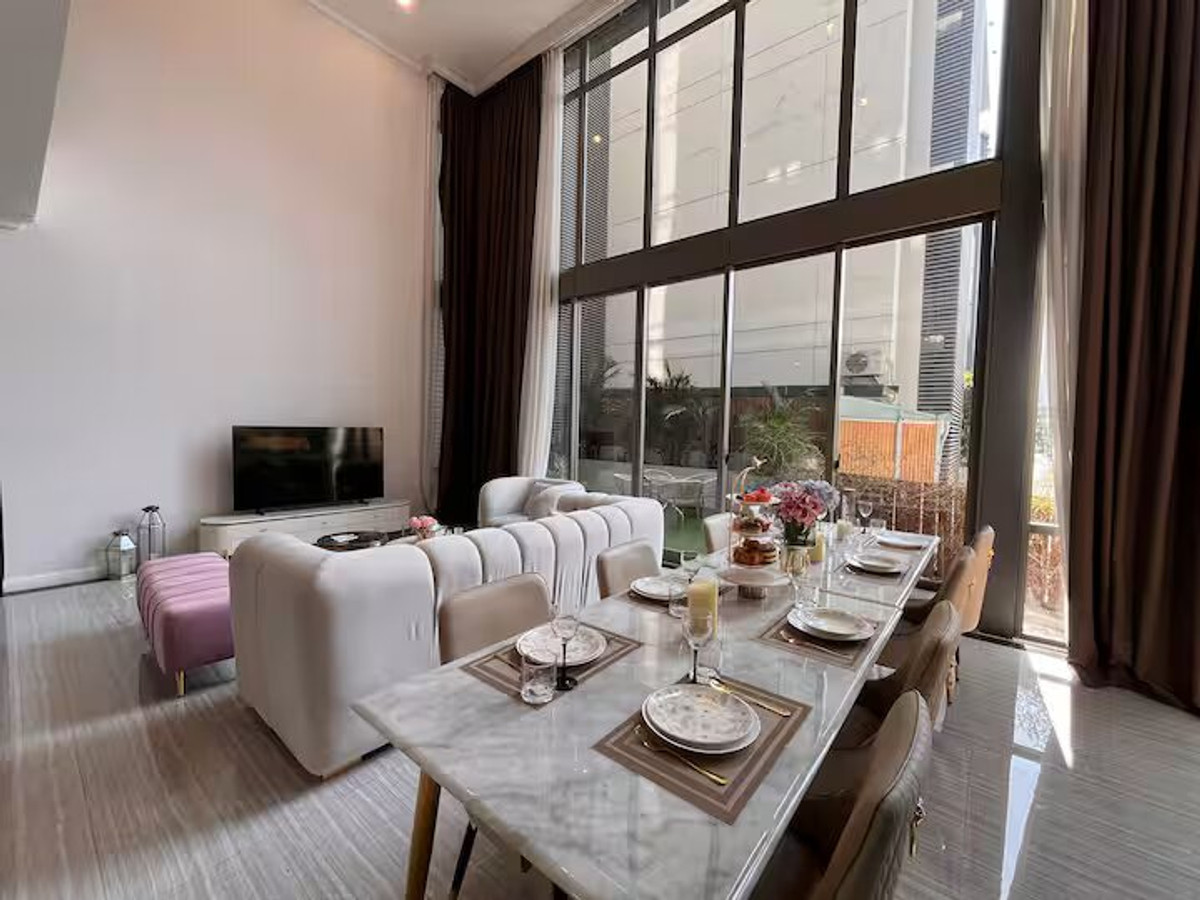 ให้เช่าทาวน์โฮมสุขุมวิท อโศก ทองหล่อ : ✨ให้เช่าบ้านหรู8ชั้นขนาดใหญ่เลี้ยงสัตว์ได้ย่านพร้อมพงษ์ 4ห้องนอน 680ตรม. เฟอร์นิเจอร์ครบ พร้อมสระว่ายน้ำและลิฟท์ส่วนตัว ใกล้BTS พร้อมพงษ์