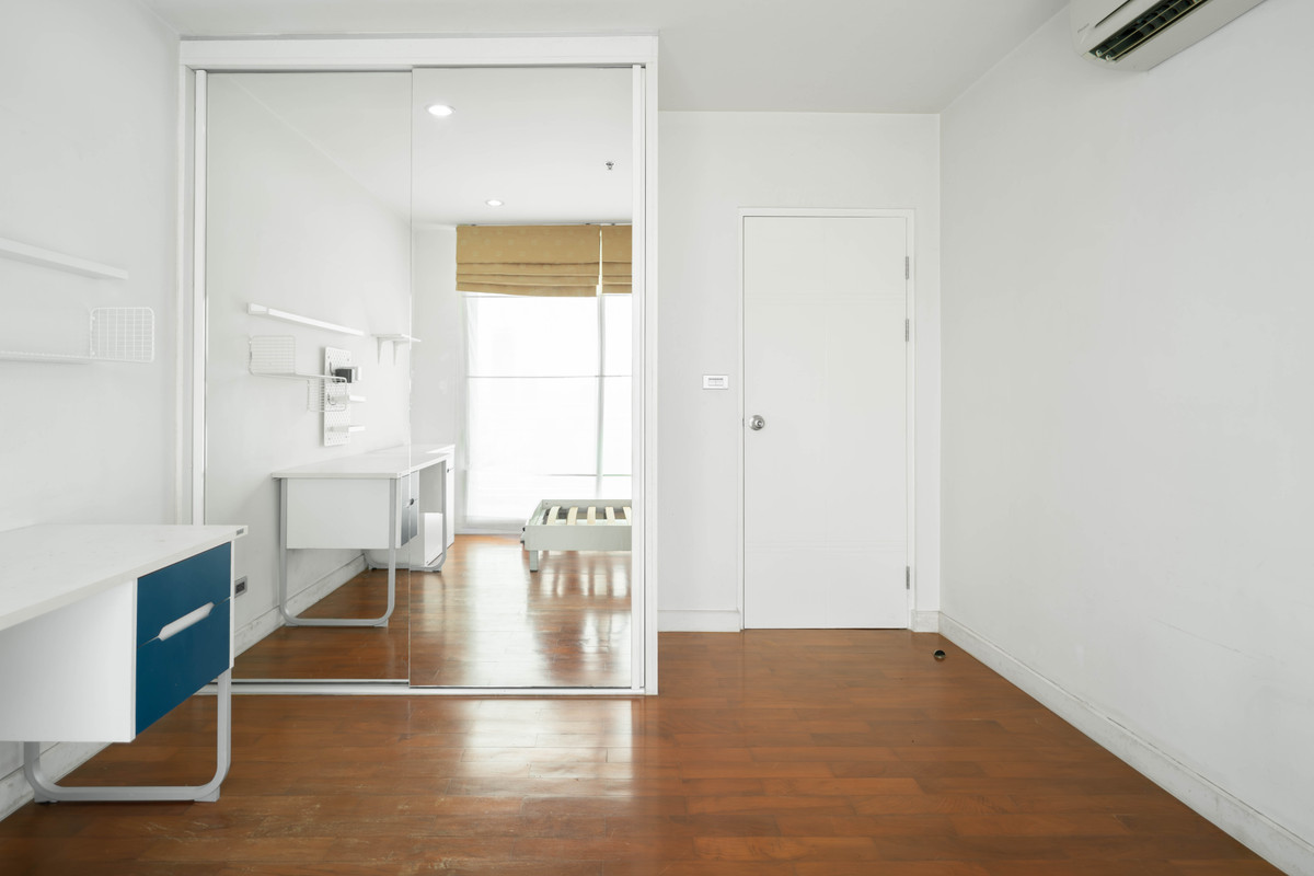 ขายคอนโดสีลม ศาลาแดง บางรัก : บ้าน สิริ สีลม - 2 Bedroom for Sale (ขาย) / HBH-ST-1