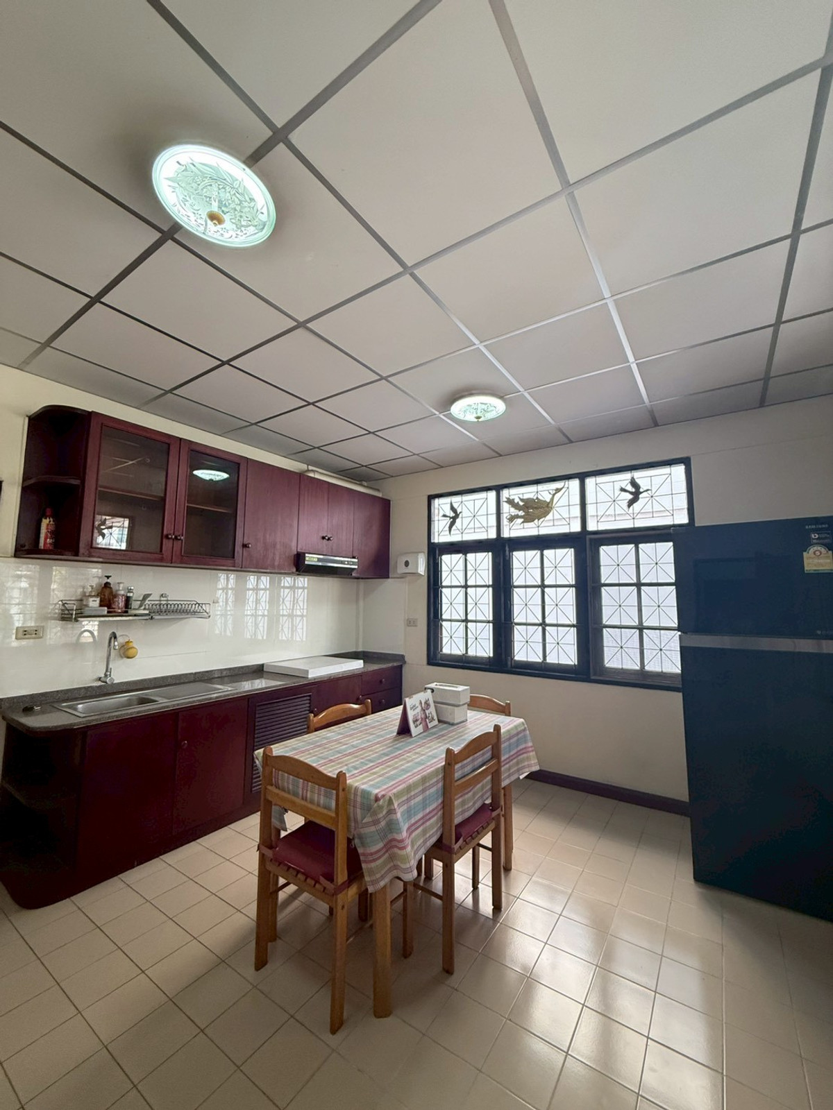 ให้เช่าบ้านพระราม 9 เพชรบุรีตัดใหม่ RCA : บ้านเดี่ยวให้เช่า ใกล้พระราม 9 - เอกมัย เดินทางง่าย ห้องนอนเยอะ พื้นที่กว้าง 150 ตร.วา. นัดชมด่วนโทร