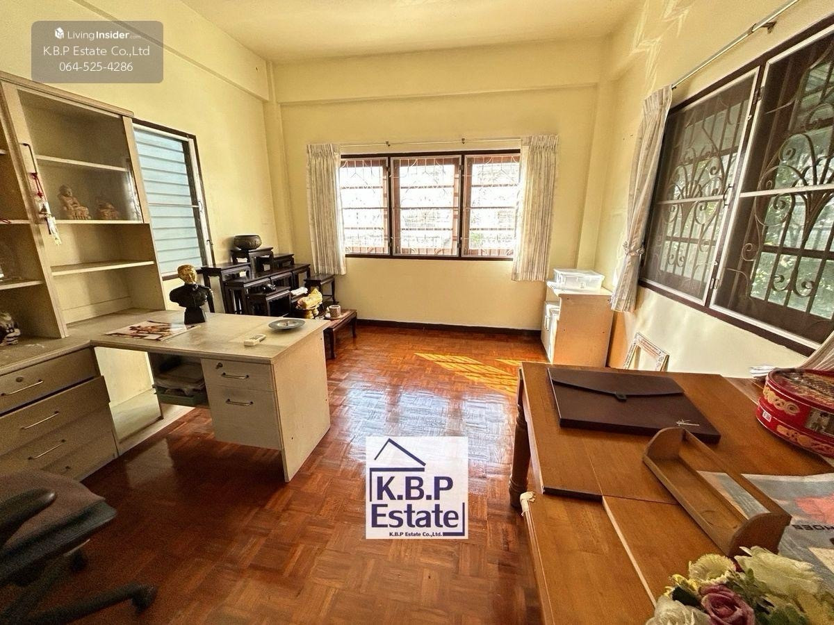 For RentTownhomeSathorn, Narathiwat : townhouse for rent(Coner House) 4Beds 4Baths 