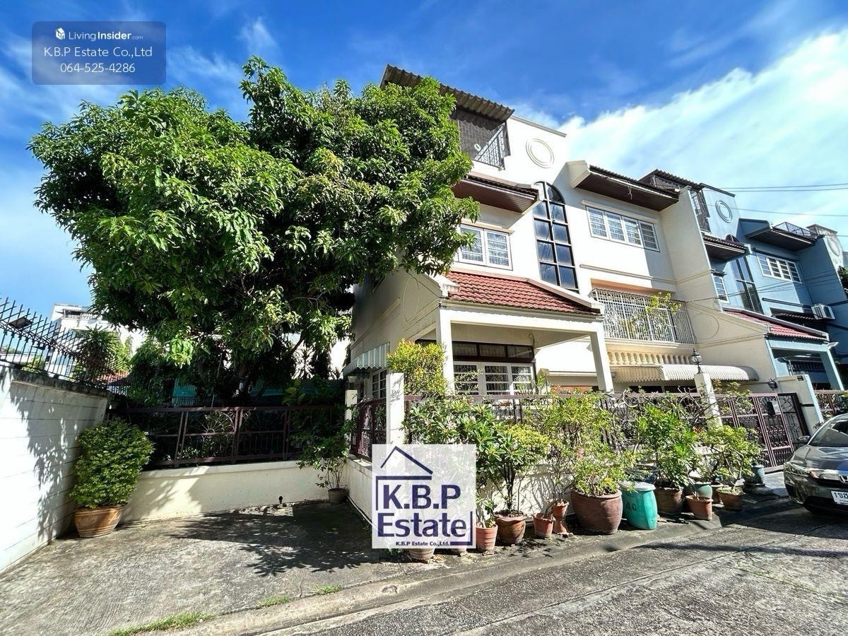 For RentTownhomeSathorn, Narathiwat : townhouse for rent(Coner House) 4Beds 4Baths 