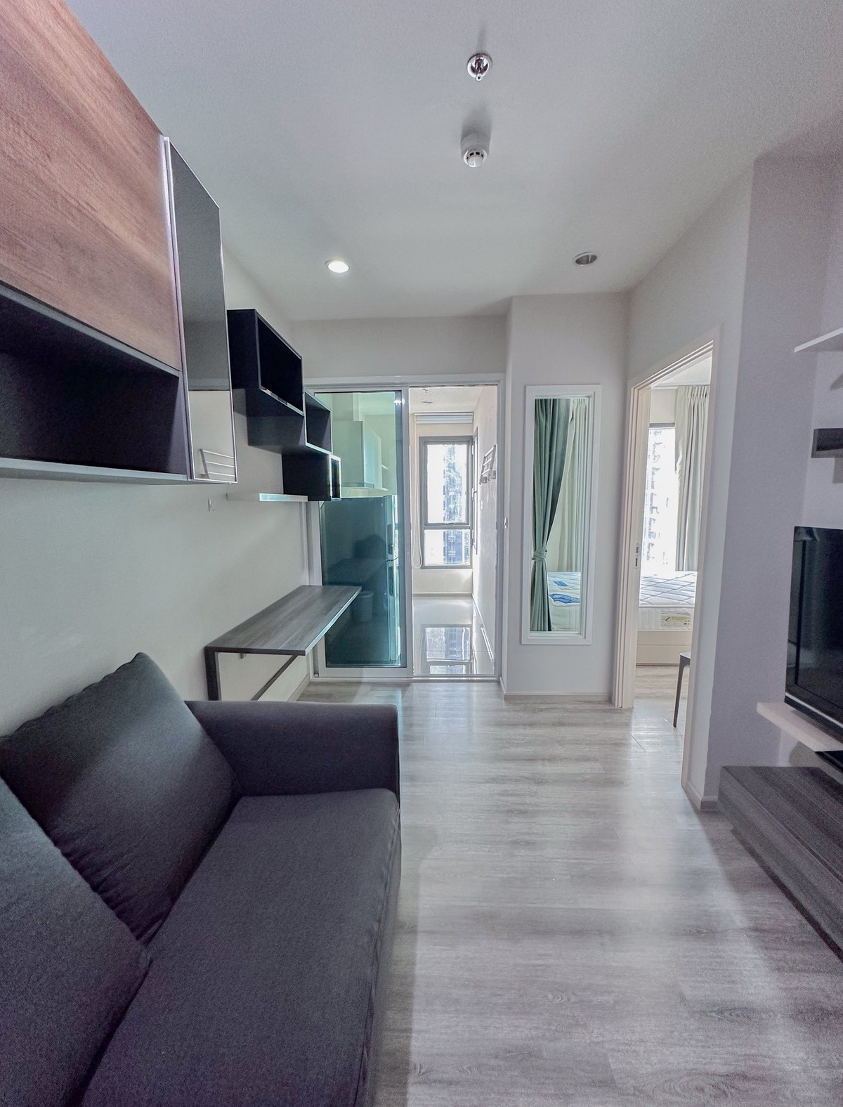 ให้เช่าคอนโดอารีย์ อนุสาวรีย์ : Condo for Rent: Condo Centric Ari Station (H33696) Nearest BTS: Ari Station