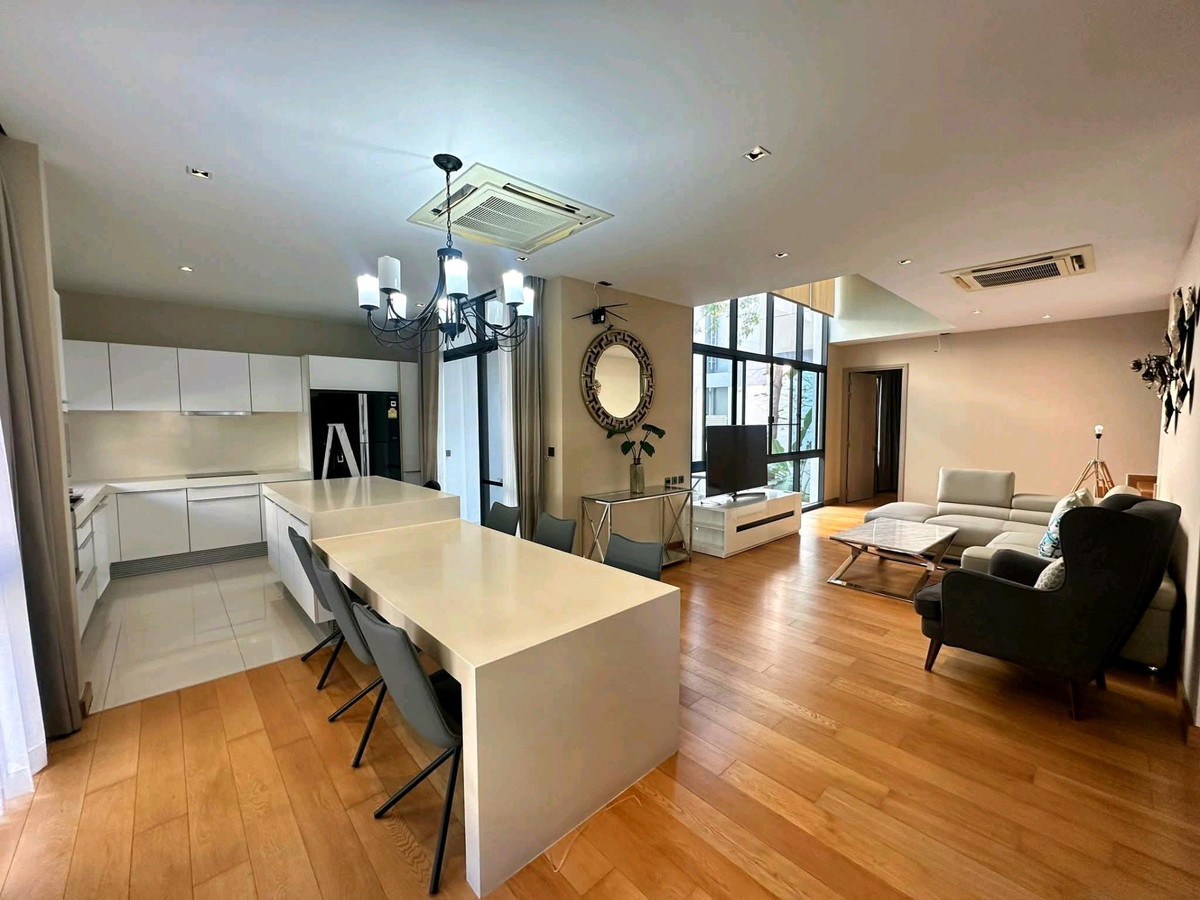 ให้เช่าบ้านพระราม 9 เพชรบุรีตัดใหม่ RCA : 🚩For Rent : Parc priva (พาร์ค พรีว่า) / 4bed, 5bath / 🔋🔌EV charger / Newly Renovated 