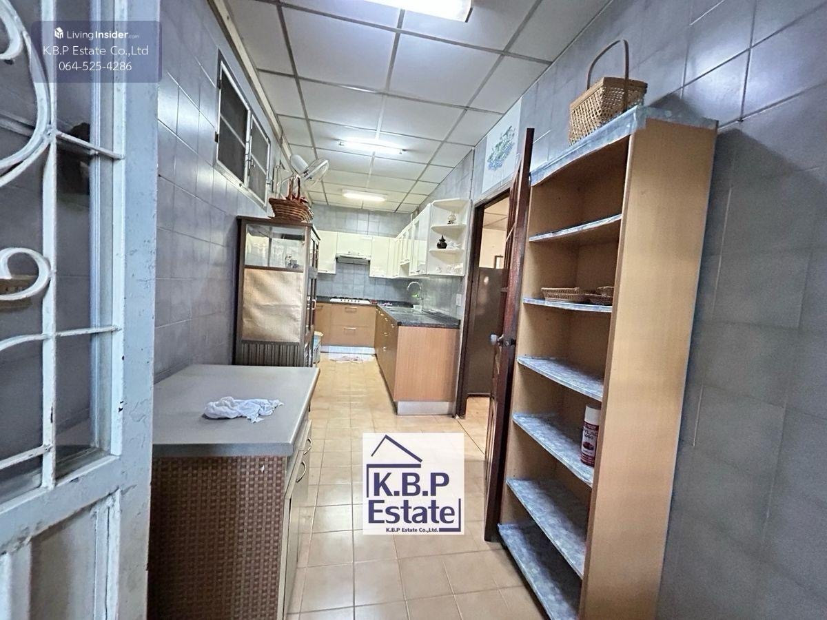 For RentTownhomeSathorn, Narathiwat : townhouse for rent(Coner House) 4Beds 4Baths 