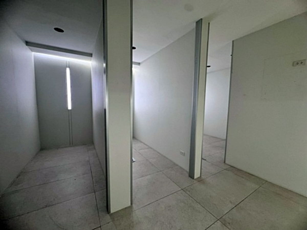 For RentOfficeSukhumvit, Asoke, Thonglor : Office space for rent, Soi Sukhumvit 55 (Thonglor 13), good location near business areas (N.1974)