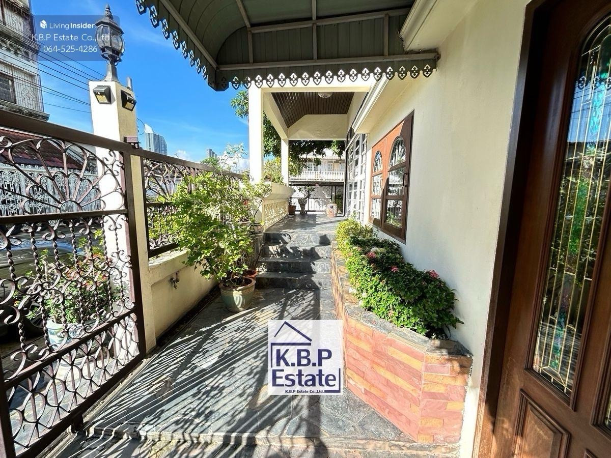 For RentTownhomeSathorn, Narathiwat : townhouse for rent(Coner House) 4Beds 4Baths 