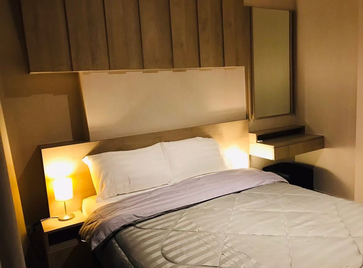 For RentCondoSukhumvit, Asoke, Thonglor : Condo for rent, Loft Ekkamai, 2 bedrooms - next to BTS, convenient for every trip.“