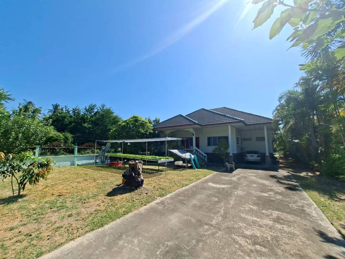 ขายบ้านหัวหิน ประจวบคีรีขันธ์ : บ้านพร้อมที่ดินเนื้อที่รวม 1 ไร่ (400 ตร.ว.) 3นอน 3 น้ำ มีบ่อปูนขนาดใหญ่ 8 บ่อ บ่อเล็ก 6บ่อ มีระบบพร้อมต่อยอดหรือสร้างธุรกิจ ใกล้ตัวเมือง