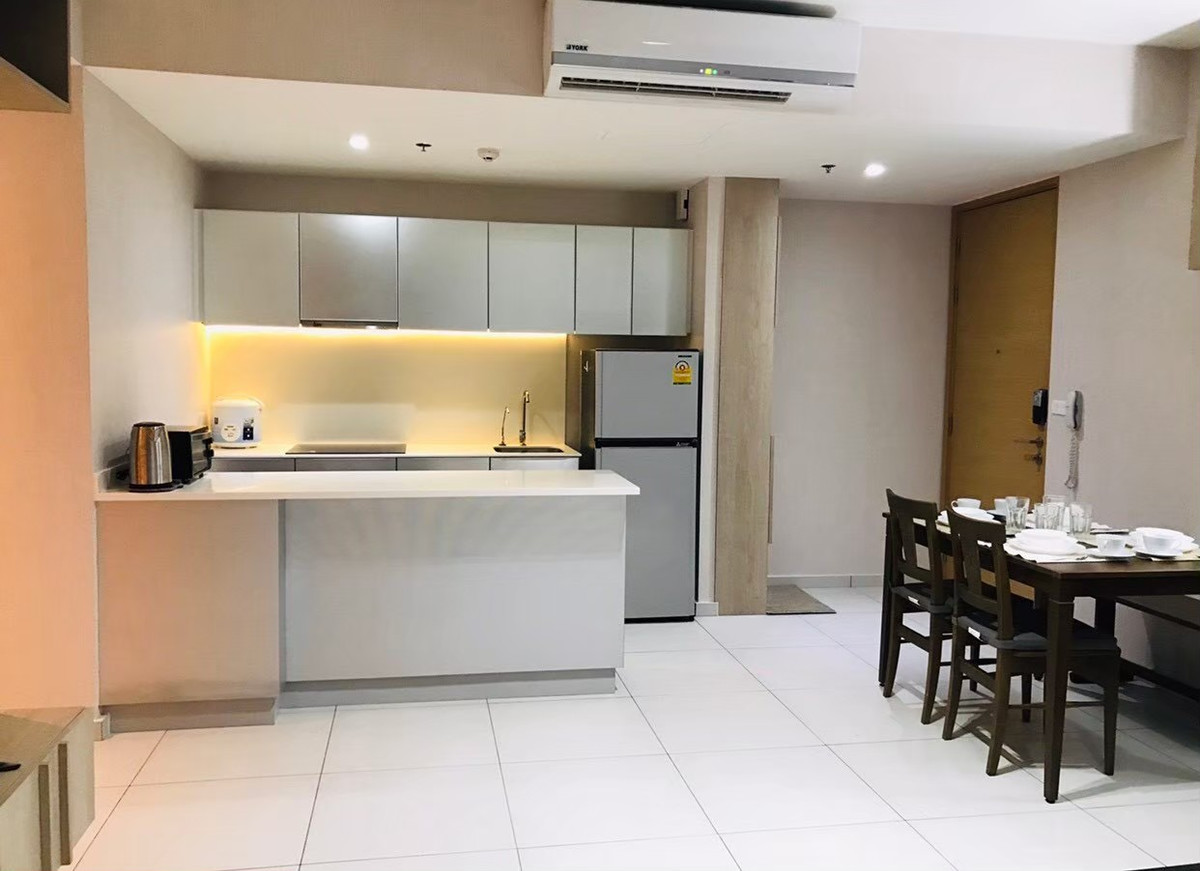 For RentCondoSukhumvit, Asoke, Thonglor : Condo for rent, Loft Ekkamai, 2 bedrooms - next to BTS, convenient for every trip.“