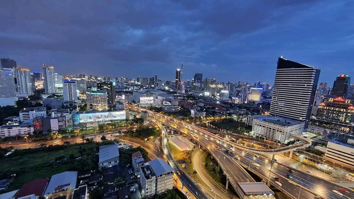 ให้เช่าคอนโดพระราม 9 เพชรบุรีตัดใหม่ RCA : 📍 ทำเลศักยภาพ ใจกลางพระราม 9 ใกล้ MRT และศูนย์การค้าครบครัน ห้องว่างพร้อมเข้าอยู่