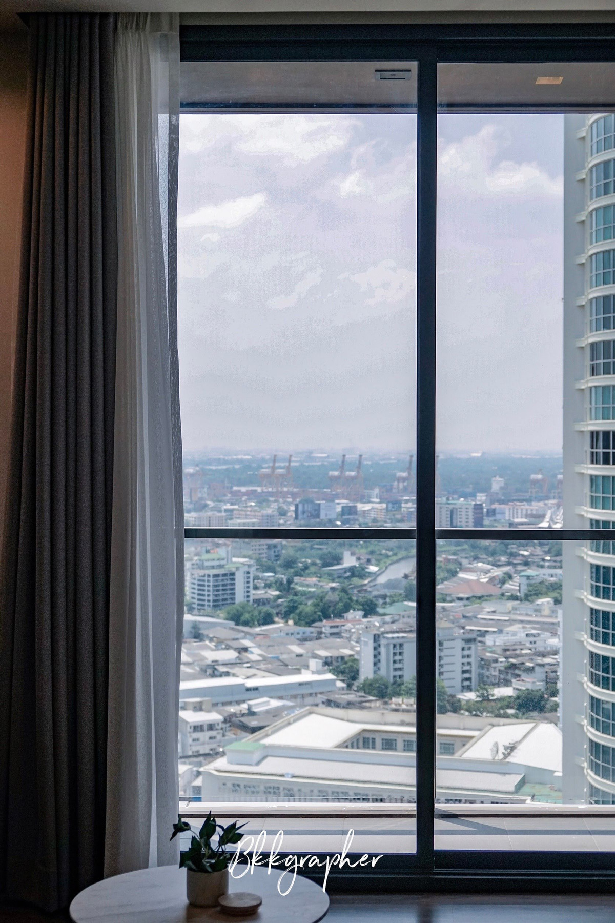 ขายคอนโดอ่อนนุช อุดมสุข : Top Floor ตัวจริงของโครงการ | The Line Sukhumvit 71 แต่งสถาปนิก ลดจาก 10.9 ล้าน เหลือ 8.5 ล้าน