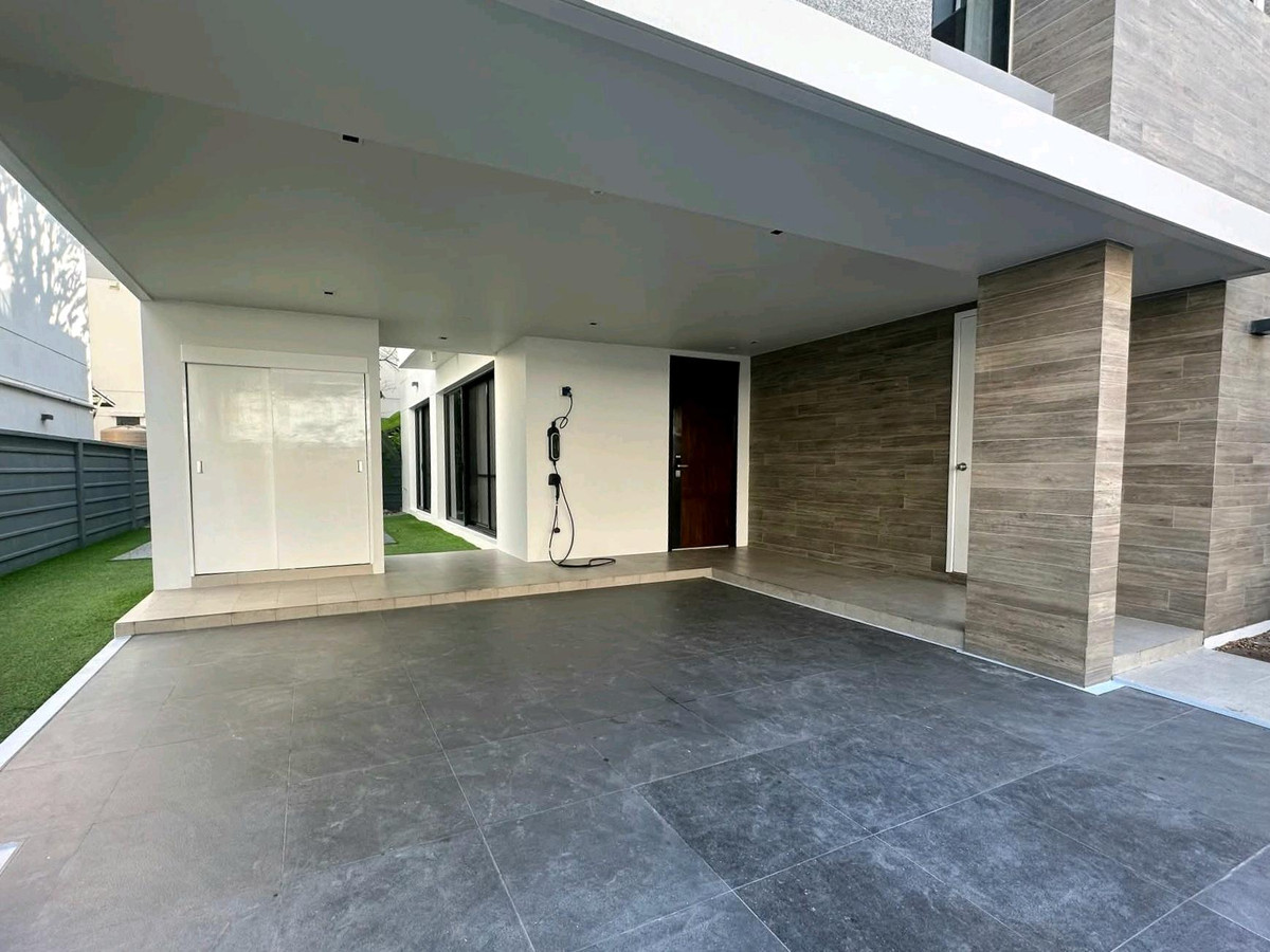 ให้เช่าบ้านพระราม 9 เพชรบุรีตัดใหม่ RCA : 🚩For Rent : Parc priva (พาร์ค พรีว่า) / 4bed, 5bath / 🔋🔌EV charger / Newly Renovated 