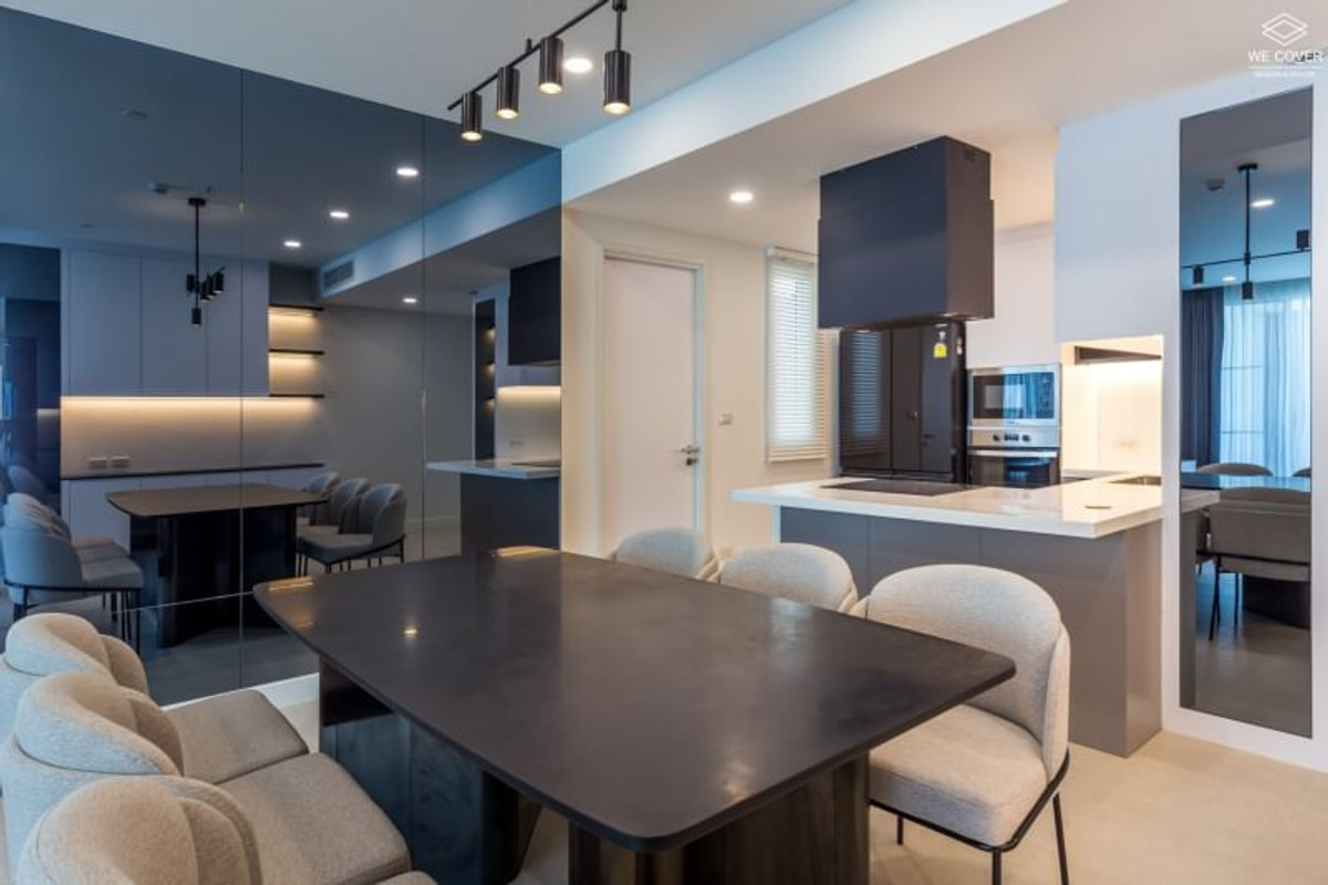 For RentCondoSukhumvit, Asoke, Thonglor : Luxury 3 Bed Condo at Fullerton | BTS Thong Lo Nearby Spacious 132 sqm, Pool & Gym, Rent 120,000 THB/Month!