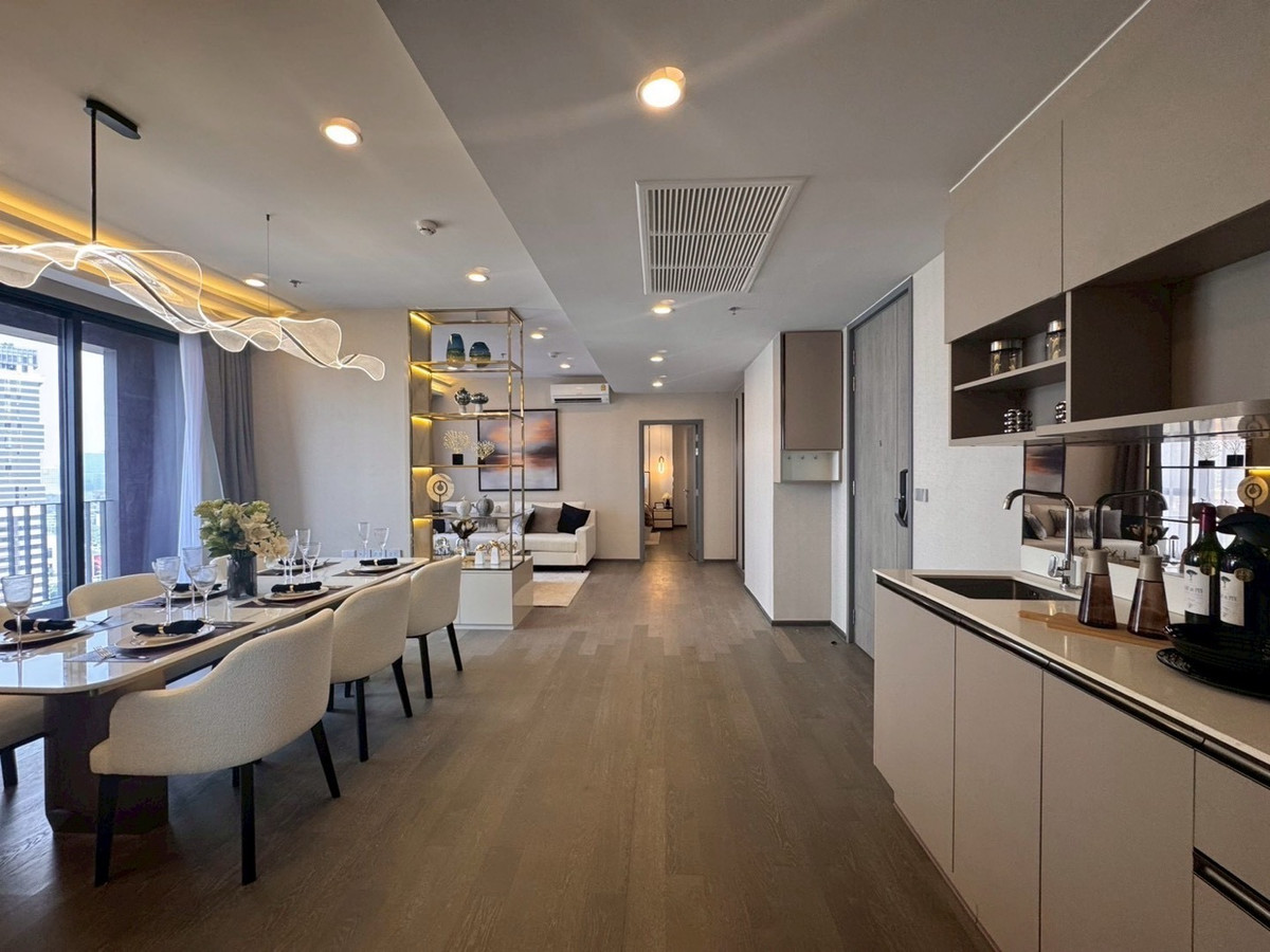 ขายคอนโดคลองเตย กล้วยน้ำไท : Coco Parc Prime Location เพียงไม่กี่นาทีถึง CBD สาทร–สีลม ใกล้ MRT Lumpini
2Bed 2Bath 88.7 sq.m. Price 21.995 MB
Phat : 064-642-8664
Nui : 094-624-2014