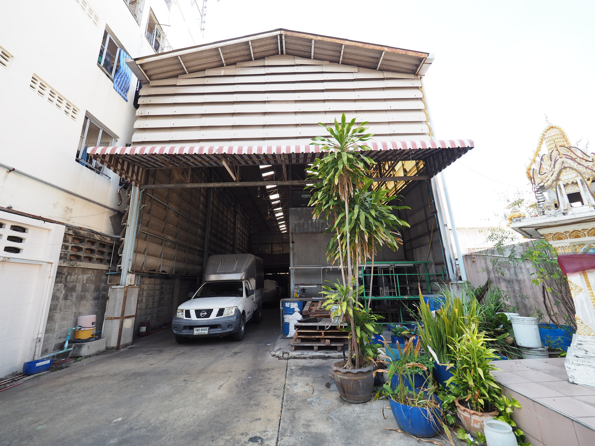 โกดังพระราม 3 สาธุประดิษฐ์ : โกดัง 500 ตรม. ในสาธุประดิษฐ์ พร้อมพื้นที่ออฟฟิศชั้น 2 รถ10 ล้อเข้า-ออกได้