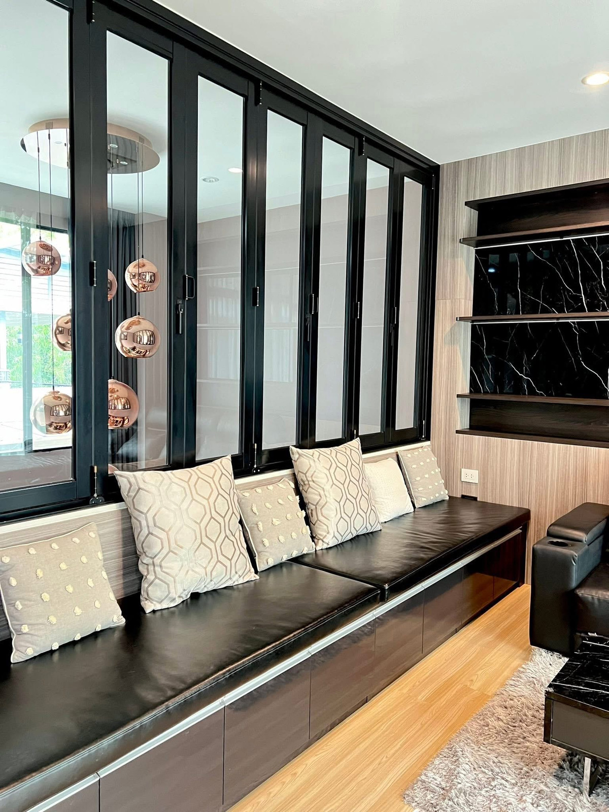 For RentTownhomePattanakan, Srinakarin : Corner 3.5-storey townhome for rent at Nirvana Define on New Krungthep Kreetha road