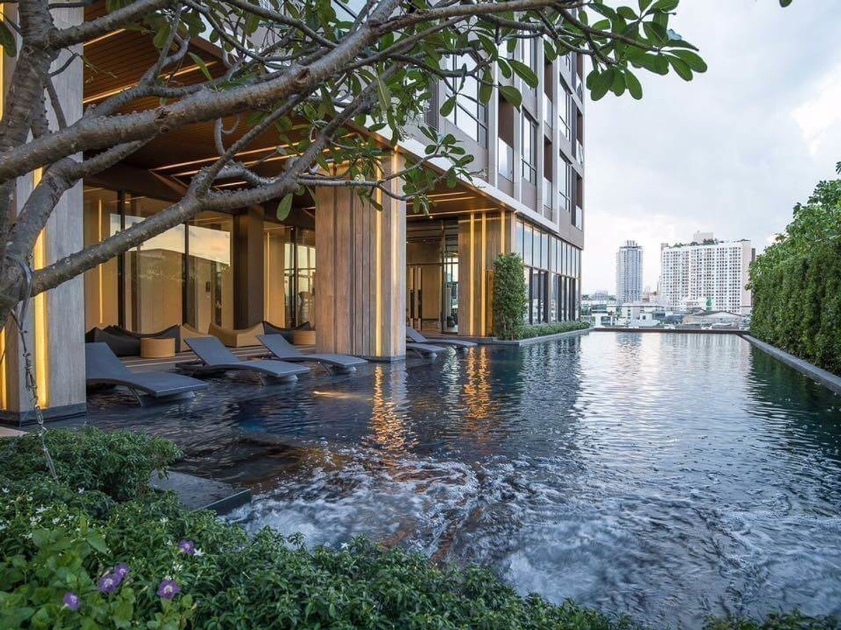 ขายคอนโดอ่อนนุช อุดมสุข : Top Floor ตัวจริงของโครงการ | The Line Sukhumvit 71 แต่งสถาปนิก ลดจาก 10.9 ล้าน เหลือ 8.5 ล้าน