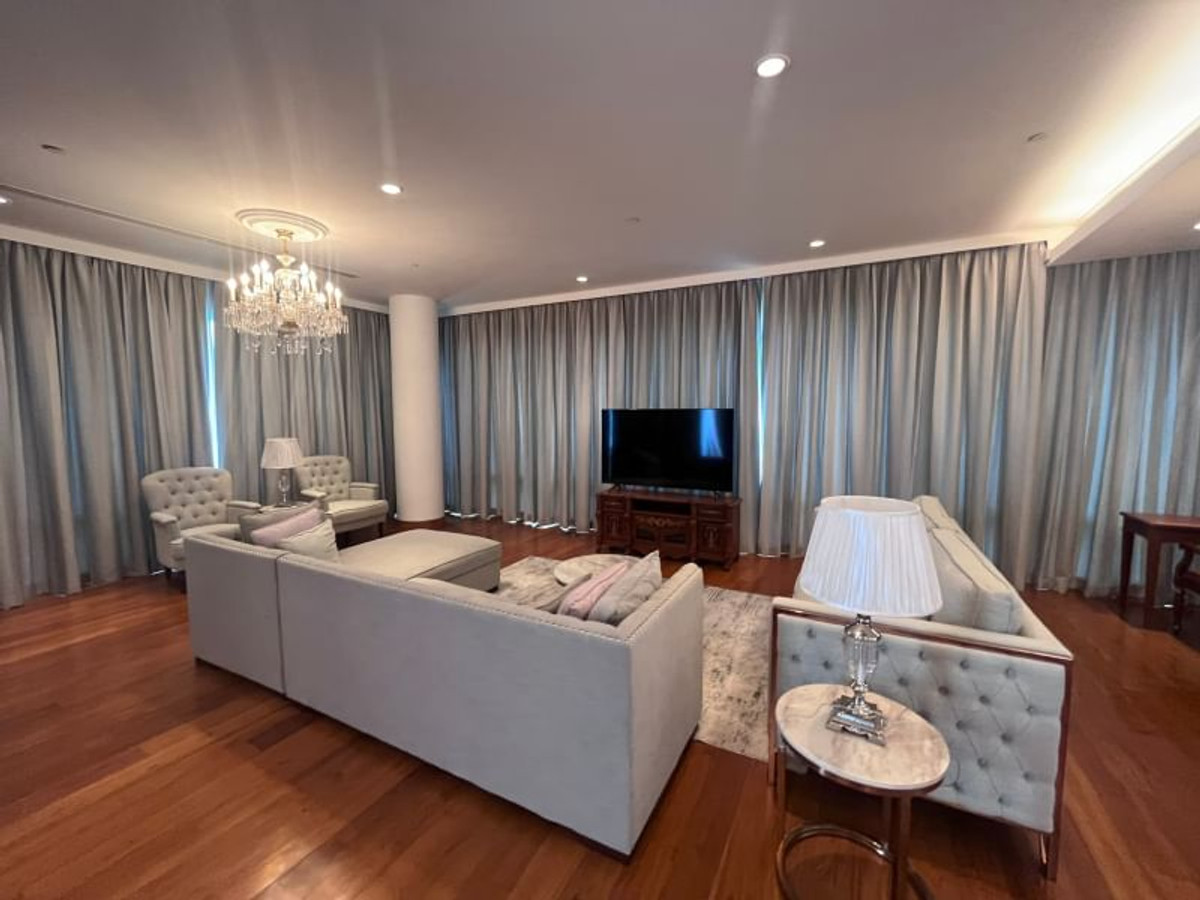 ให้เช่าคอนโดวิทยุ ชิดลม หลังสวน : หรูหรากลางใจเมือง 4 ห้องนอน @ 185 Rajadamri เช่า 300,000 บาท/เดือน ใกล้ BTS ราชดำริ!