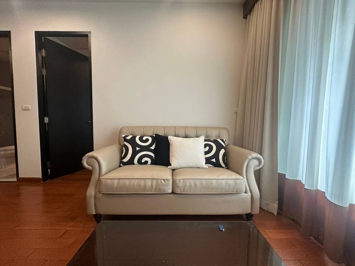 ให้เช่าคอนโดวิทยุ ชิดลม หลังสวน : หรูหรากลางชิดลม! 2 ห้องนอน 2 ห้องน้ำ 73 ตร.ม. พร้อมอยู่ ใกล้ BTS Chidlom, ตอบโจทย์ทุกไลฟ์สไตล์ เพียงเดือนละ 50,000 บาท!