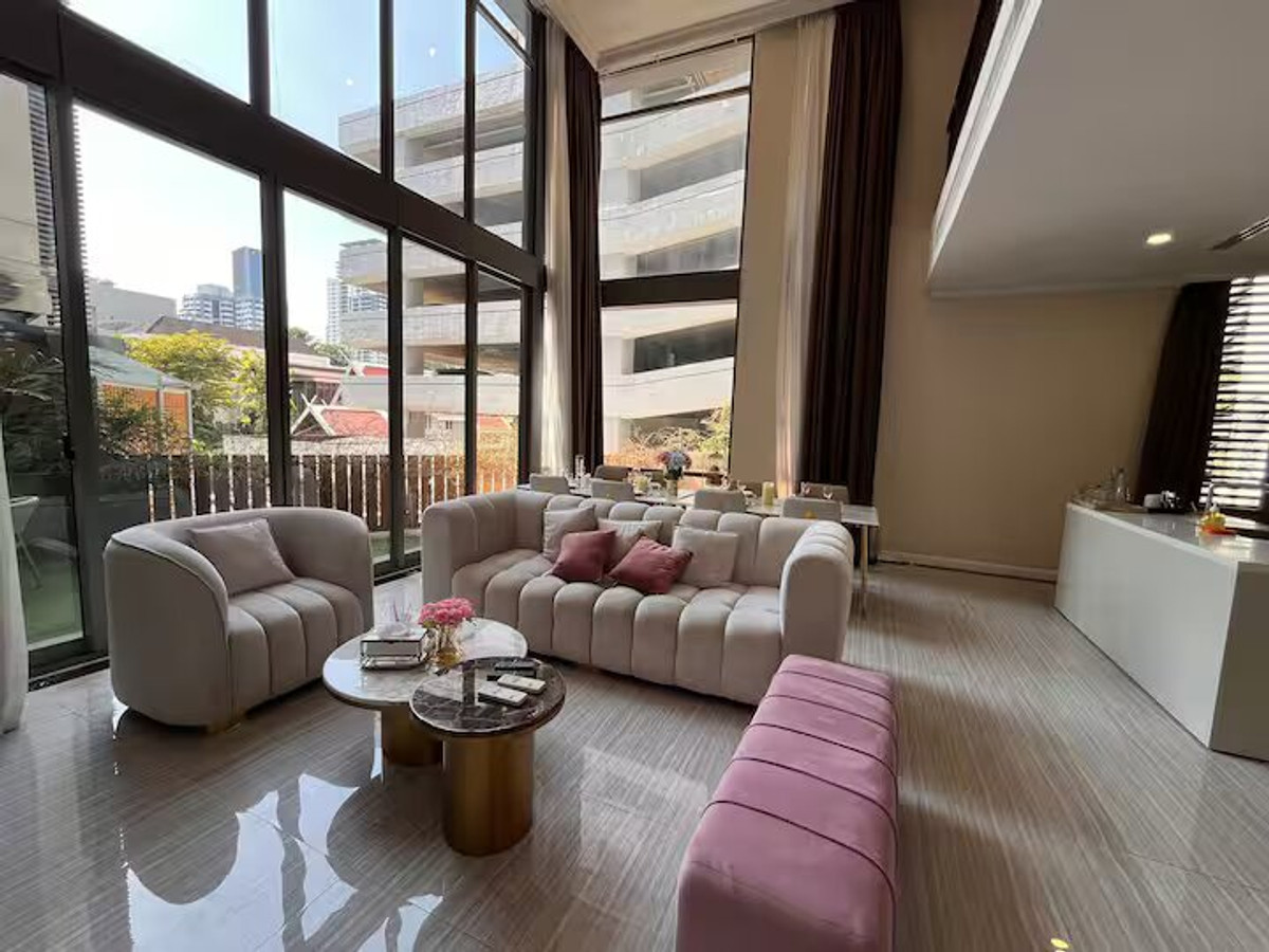 ให้เช่าทาวน์โฮมสุขุมวิท อโศก ทองหล่อ : ✨ให้เช่าบ้านหรู8ชั้นขนาดใหญ่เลี้ยงสัตว์ได้ย่านพร้อมพงษ์ 4ห้องนอน 680ตรม. เฟอร์นิเจอร์ครบ พร้อมสระว่ายน้ำและลิฟท์ส่วนตัว ใกล้BTS พร้อมพงษ์