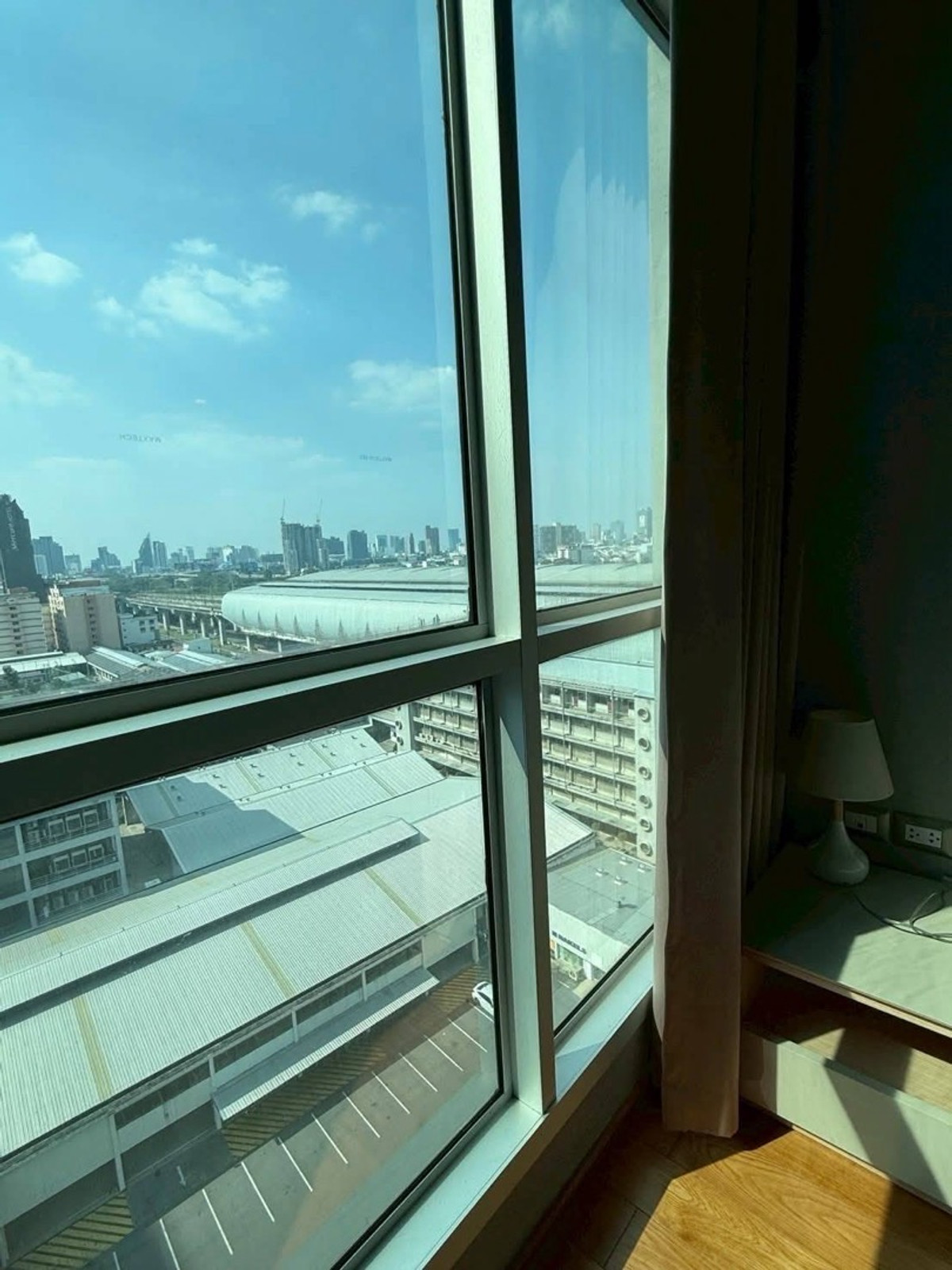 ขายคอนโดพระราม 9 เพชรบุรีตัดใหม่ RCA : ขายคอนโด The Address Asoke ชั้น 10-15 ติด mrt เพชรบุรี 150 เมตร ขนาด 45 ตร.ม. 1 ห้องนอน 1 ห้องน้ำ ราคา 6,700,000 บาท รวมค่าจ่าย
