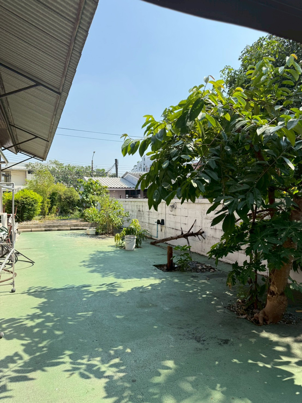 ให้เช่าบ้านพระราม 9 เพชรบุรีตัดใหม่ RCA : บ้านเดี่ยวให้เช่า ใกล้พระราม 9 - เอกมัย เดินทางง่าย ห้องนอนเยอะ พื้นที่กว้าง 150 ตร.วา. นัดชมด่วนโทร