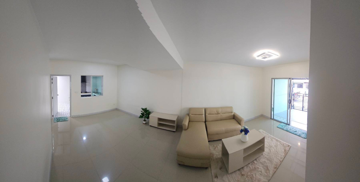 For SaleTownhomePathum Thani,Rangsit, Thammasat : Newly renovated townhouse for sale Ready to move in immediately 💥 Special price only 1.89 million baht 💥 Newly renovated house. The price is less than a million. Not easy to find in this area!