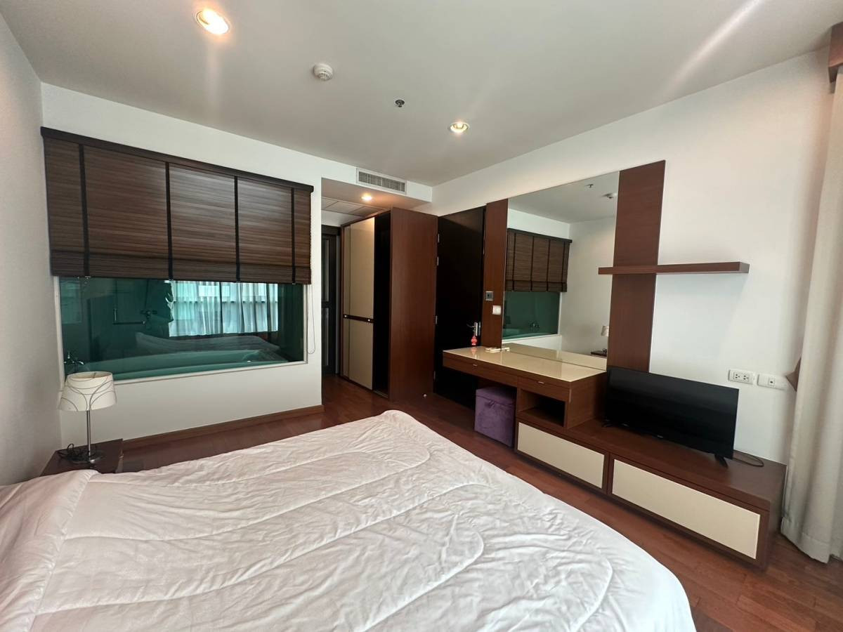 ให้เช่าคอนโดวิทยุ ชิดลม หลังสวน : หรูหรากลางชิดลม! 2 ห้องนอน 2 ห้องน้ำ 73 ตร.ม. พร้อมอยู่ ใกล้ BTS Chidlom, ตอบโจทย์ทุกไลฟ์สไตล์ เพียงเดือนละ 50,000 บาท!