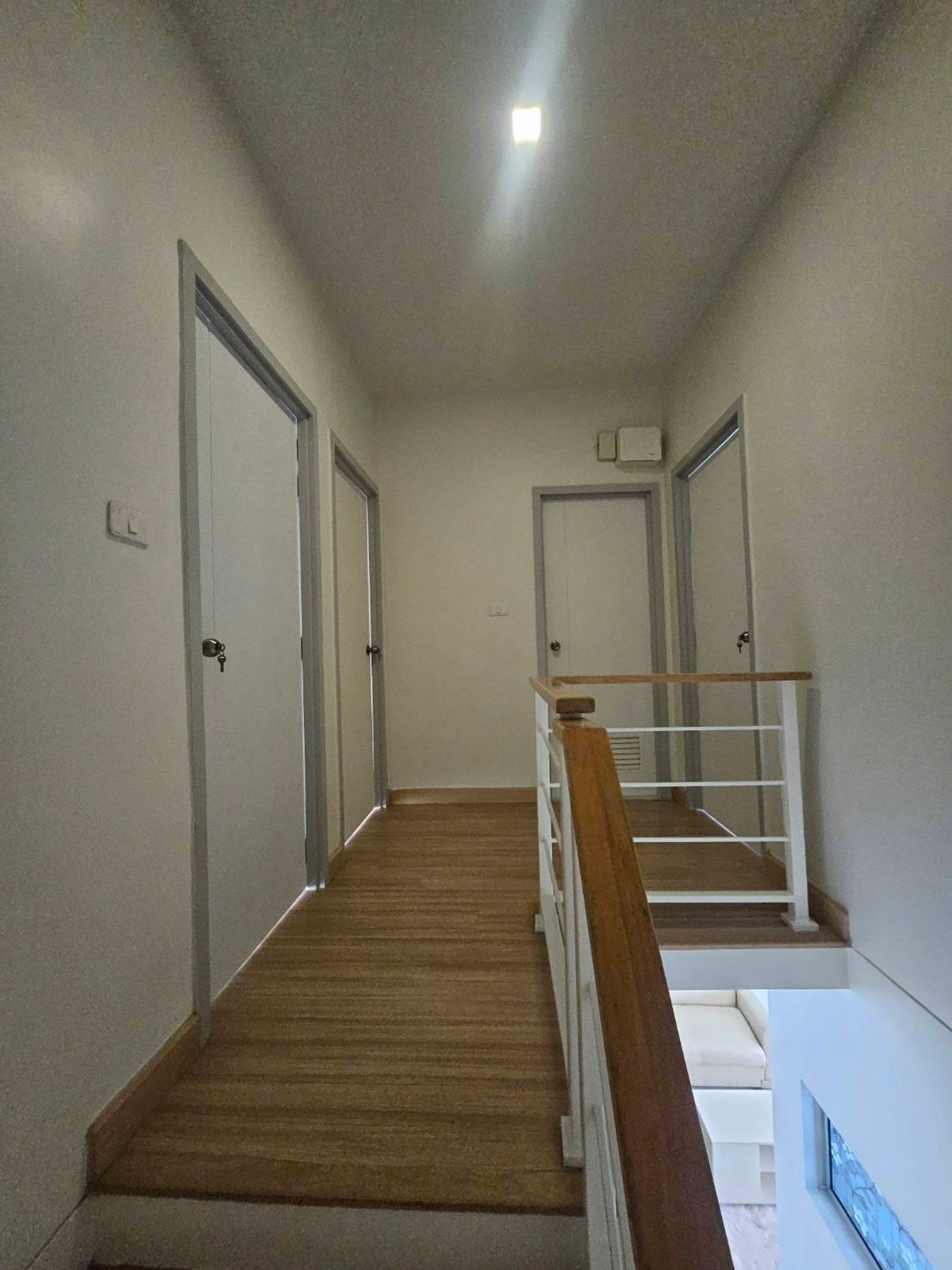 For SaleTownhomePathum Thani,Rangsit, Thammasat : Newly renovated townhouse for sale Ready to move in immediately 💥 Special price only 1.89 million baht 💥 Newly renovated house. The price is less than a million. Not easy to find in this area!