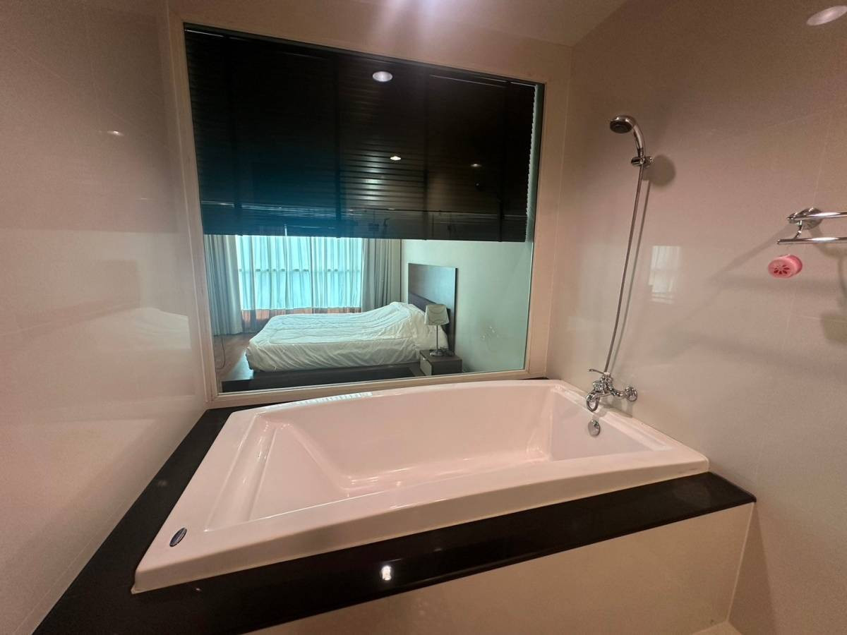 ให้เช่าคอนโดวิทยุ ชิดลม หลังสวน : หรูหรากลางชิดลม! 2 ห้องนอน 2 ห้องน้ำ 73 ตร.ม. พร้อมอยู่ ใกล้ BTS Chidlom, ตอบโจทย์ทุกไลฟ์สไตล์ เพียงเดือนละ 50,000 บาท!