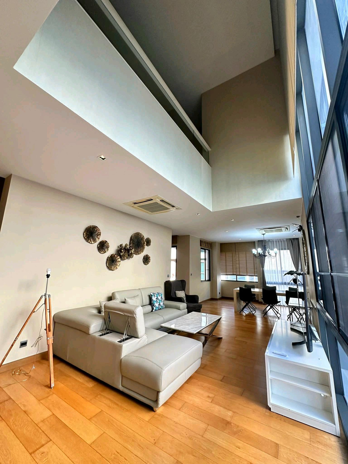 ให้เช่าบ้านพระราม 9 เพชรบุรีตัดใหม่ RCA : 🚩For Rent : Parc priva (พาร์ค พรีว่า) / 4bed, 5bath / 🔋🔌EV charger / Newly Renovated 