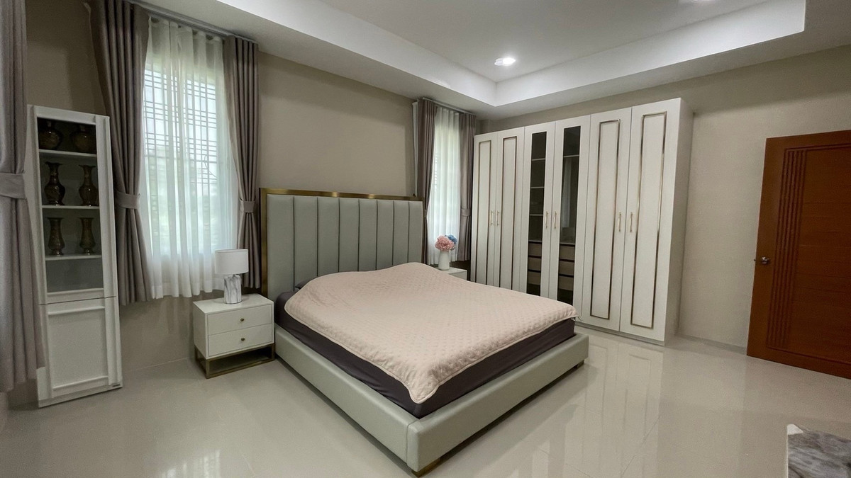 บ้านนวมินทร์ รามอินทรา : บ้านหรูพร้อมเรือนรับรองและสระว่ายน้ำส่วนตัว บนที่ดินขนาด 1 ไร่ ทำเลออเงิน รามอินทรา ใกล้ทางด่วน