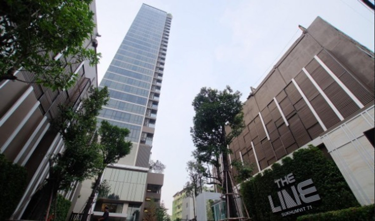 ขายคอนโดอ่อนนุช อุดมสุข : Top Floor ตัวจริงของโครงการ | The Line Sukhumvit 71 แต่งสถาปนิก ลดจาก 10.9 ล้าน เหลือ 8.5 ล้าน