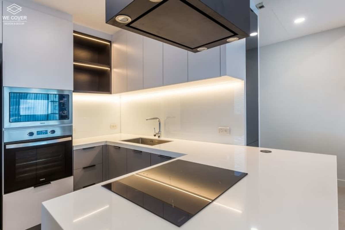 For RentCondoSukhumvit, Asoke, Thonglor : Luxury 3 Bed Condo at Fullerton | BTS Thong Lo Nearby Spacious 132 sqm, Pool & Gym, Rent 120,000 THB/Month!