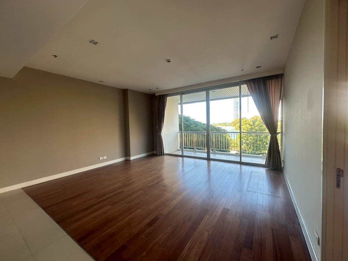 For SaleCondoPattaya, Bangsaen, Chonburi : for sale condo The Cove pattaya 1 Bed room 91.53 Sq.m graden view large balcony (S03-2347) 