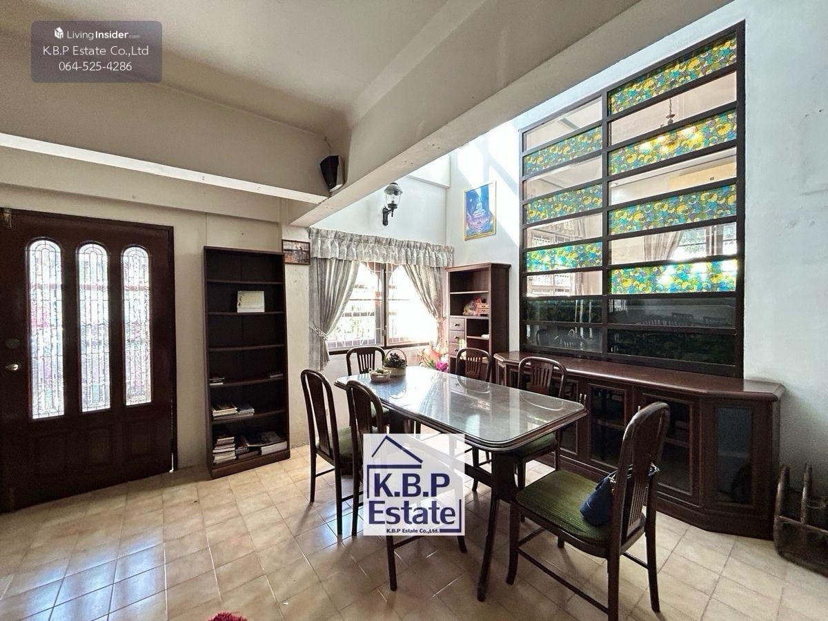 ให้เช่าทาวน์โฮมสาทร นราธิวาส : ให้เช่าบ้าน ทำเลเจริษราษฎร์-เจริญกรุง107บ้าน 4นอน 4น้ำ  40 ตรางวา (หลังมุม)
